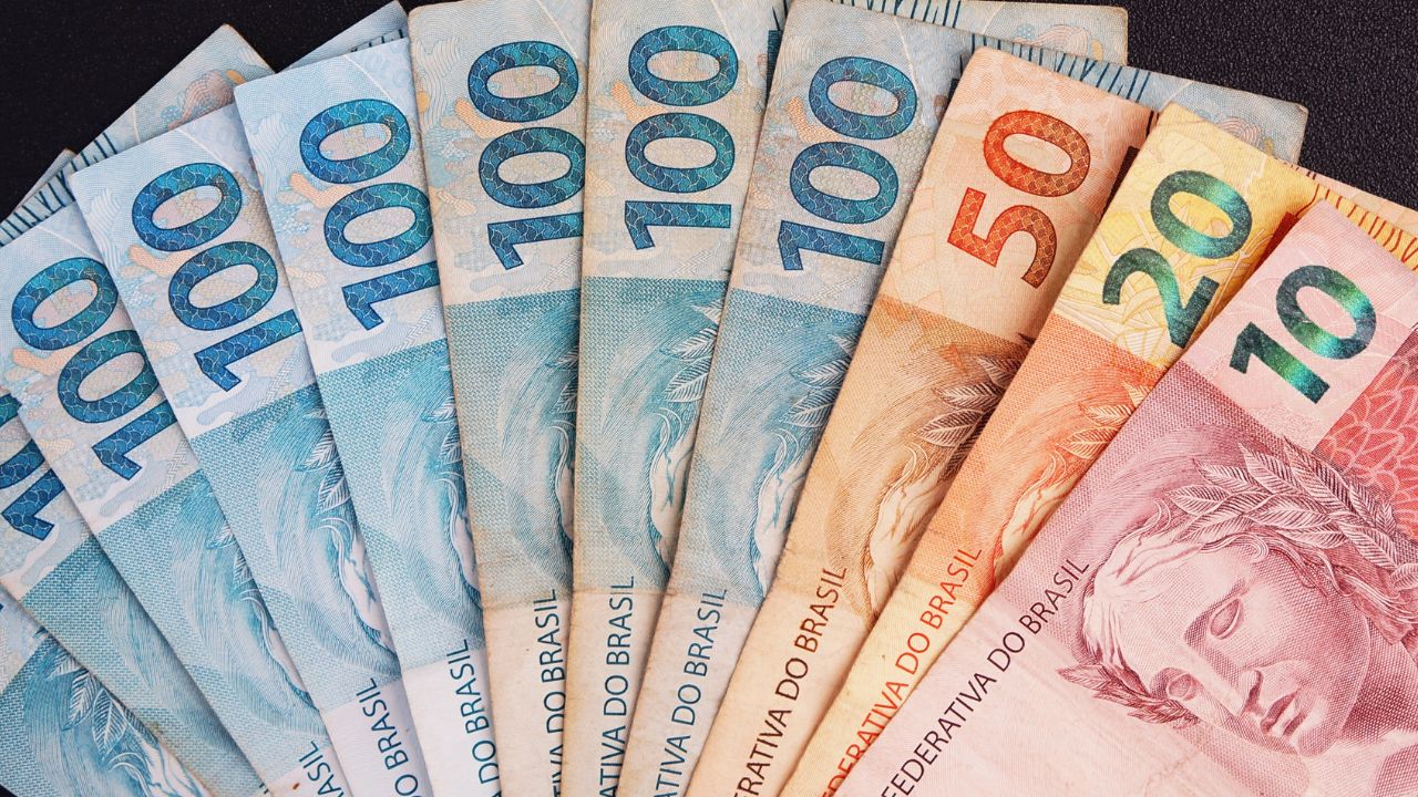 14º Salário pode ser pago em dezembro 14º Salário pode ser pago em dezembro
