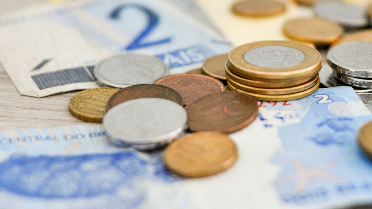 Auxílio Brasil vai pagar o 13º salário em novembro Auxílio Brasil vai pagar o 13º salário em novembro